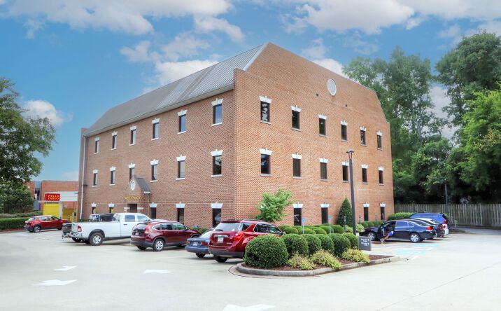 Pictures of Office property located at 4408 Forest Dr, Columbia, SC 29206 for sales - image #1