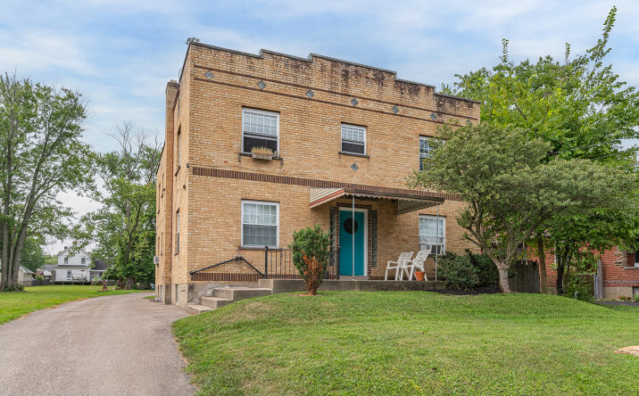 Pictures of Multifamily property located at 4227 Oakwood Ave, Cincinnati, OH 45236 for comps - image #1