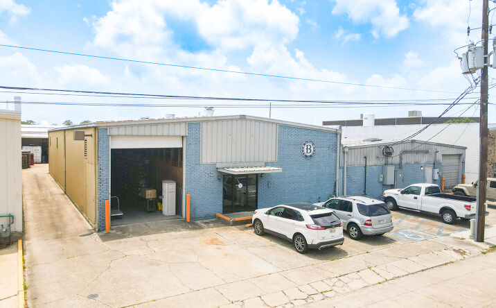 Pictures of Industrial property located at 124 Laitram Ln, Harahan, LA 70123 for sales - image #1