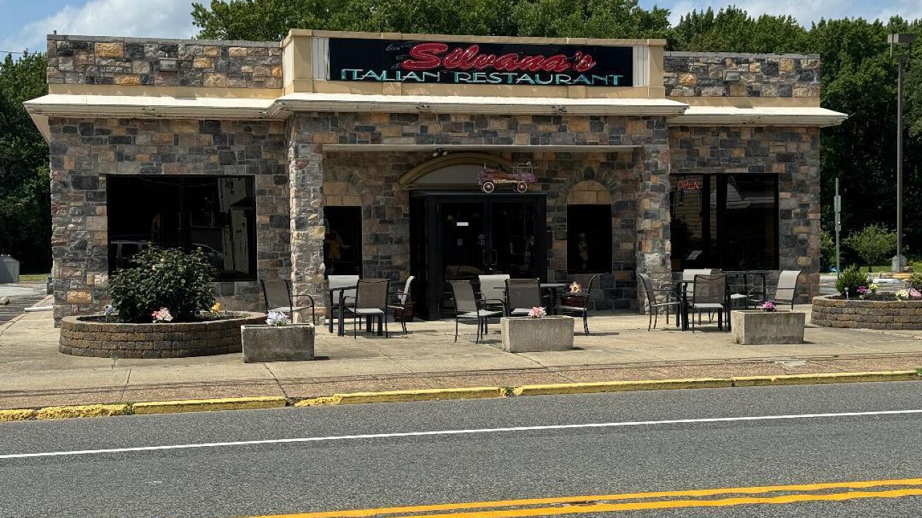 Pictures of Business for Sale, Retail property located at 185 N Broadway, Pennsville Township, NJ 08070 for sales - image #1