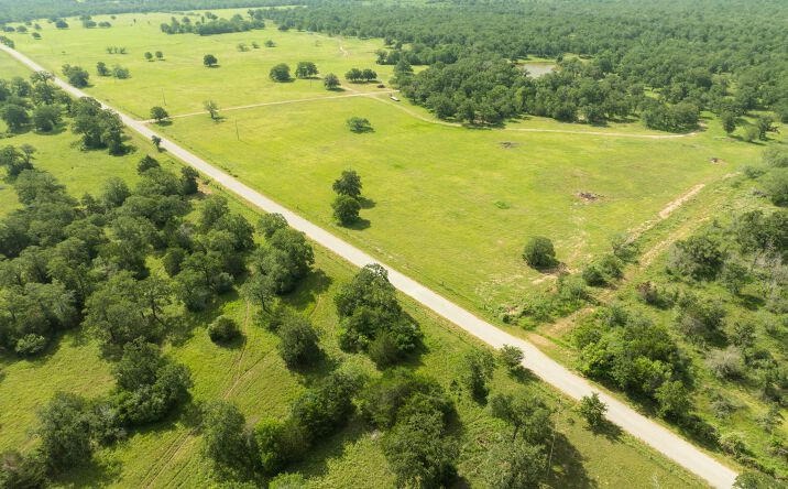 Pictures of Land property located at 6750 Three Mile Rd, Flatonia, TX 78941 for sales - image #1