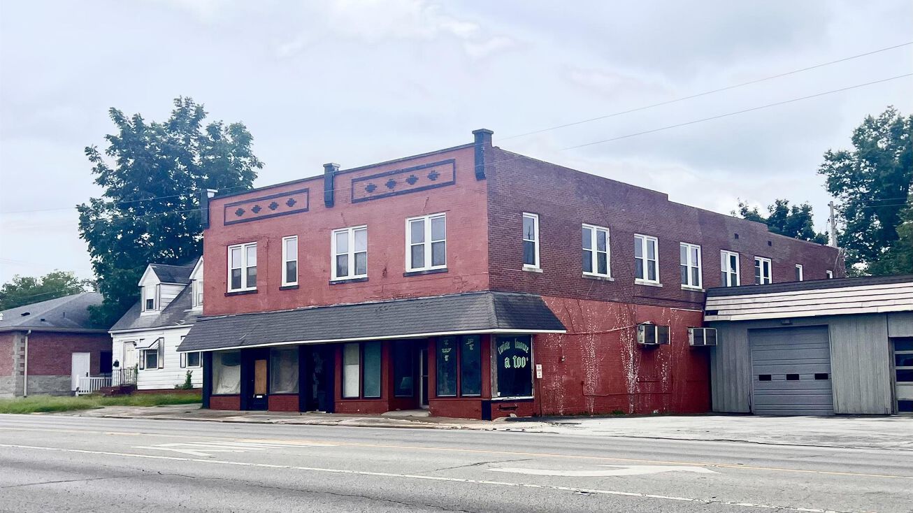 211 S PARK Avenue, Herrin, IL 62948