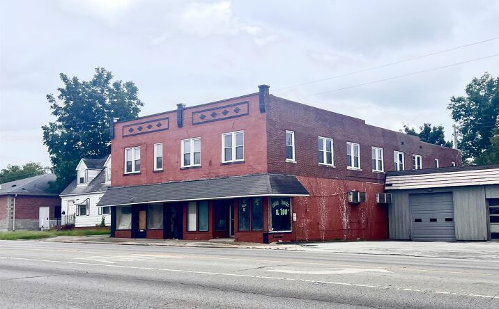 Pictures of Industrial, Office, Retail property located at 211 S PARK Avenue, Herrin, IL 62948 for sales - image #1