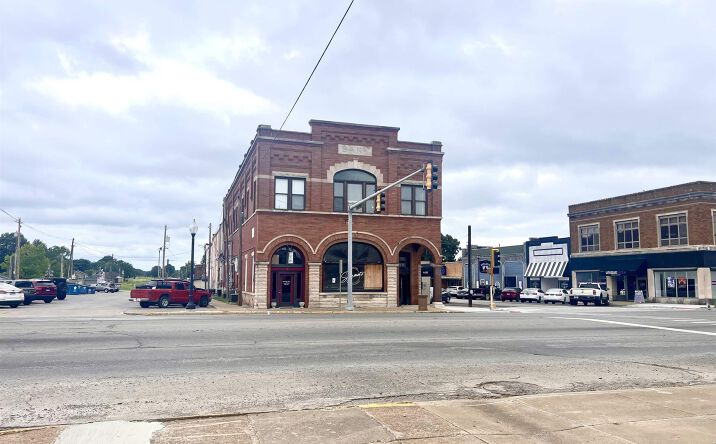 Pictures of Office, Retail, Multifamily property located at 110 W CHERRY Street, Herrin, IL 62948 for sales - image #1