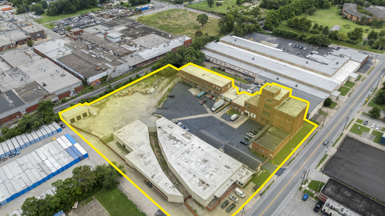 Pictures of Industrial property located at 1441 S 15th St, Louisville, KY 40210 for sales - image #1