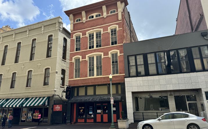 Pictures of Retail property located at 121 Union Ave, Memphis, TN 38103 for sales - image #1