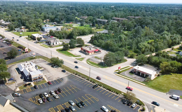 Pictures of Retail property located at 919 N Green Bay Rd, Waukegan, IL 60085 for sales - image #1