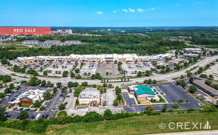 Pictures of Retail property located at 19850 E Jackson Dr, Independence, MO 64057 for comps - image #1