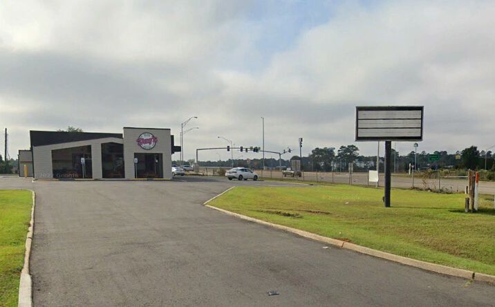 Pictures of Retail property located at 6197 Greenwood Rd, Shreveport, LA 71119 for sales - image #1