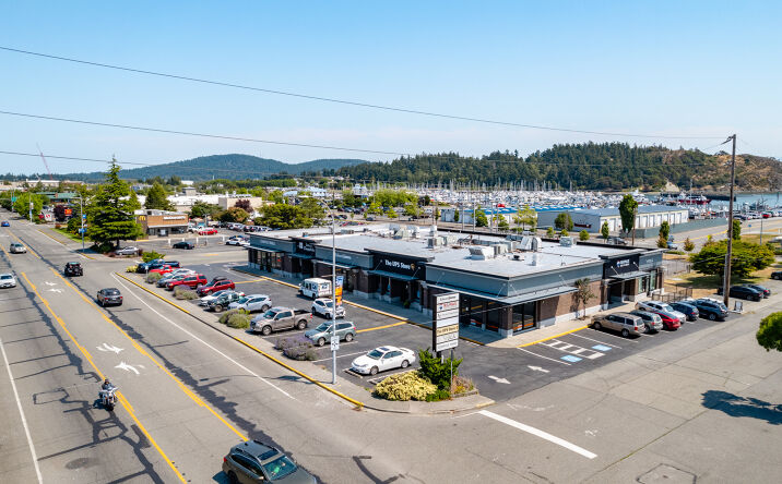 Pictures of Retail property located at 1411 Commercial Ave, Anacortes, WA 98221 for sales - image #1