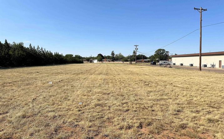 Pictures of Land property located at 914 W 21st Street, Clovis, NM 88101 for sales - image #1