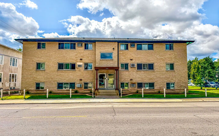 Pictures of Multifamily property located at 1529 E 38th St, Minneapolis, MN 55407 for sales - image #1