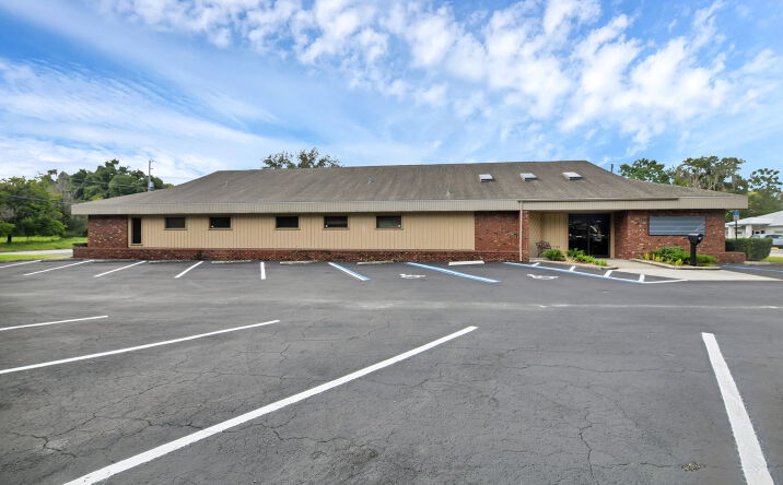 image of property at 403 W HIGHLAND BLVD Inverness FL 34452-4717