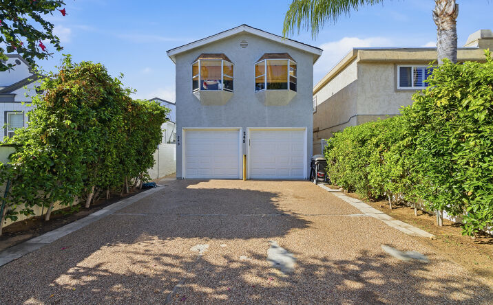 Pictures of Multifamily property located at 250 Orange Ave, Coronado, CA 92118 for sales - image #1