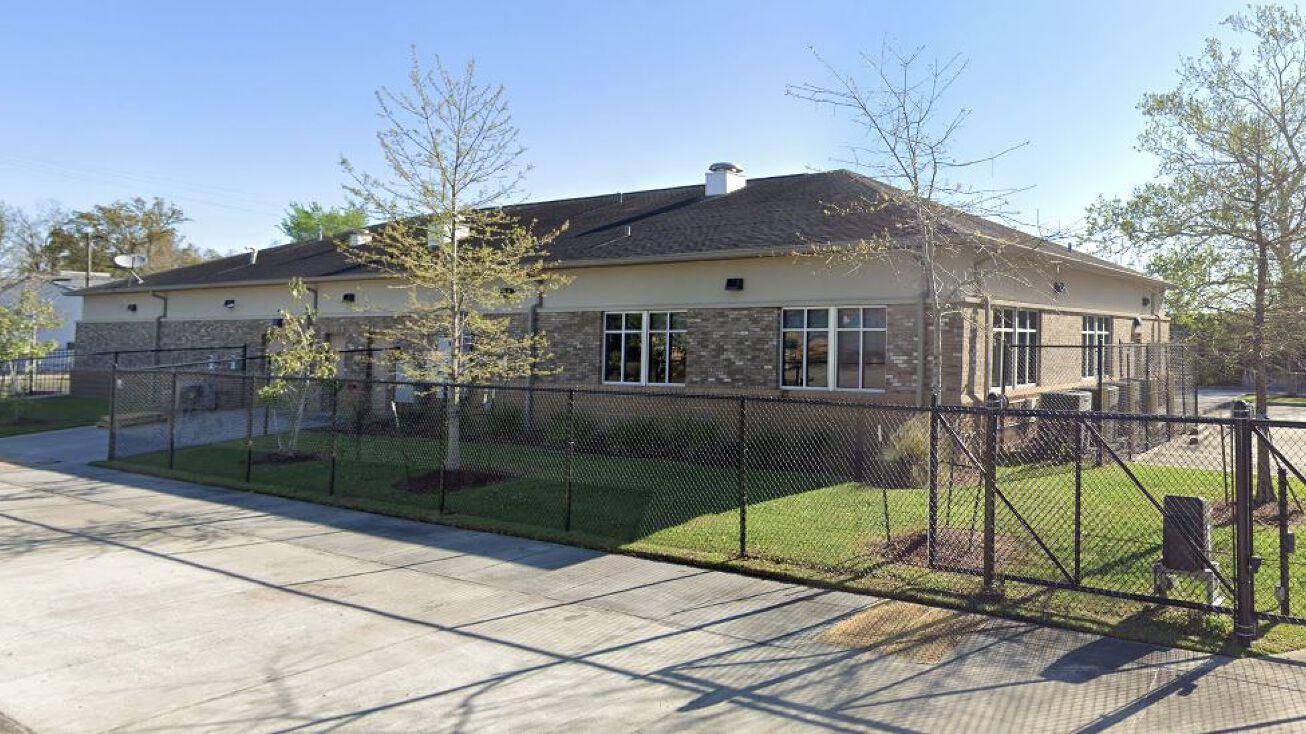 Pictures of Office property located at 2902 Florida Blvd, Baton Rouge, LA 70802 for sales - image #1