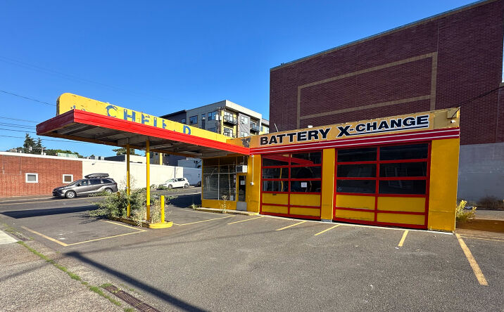 Pictures of Retail property located at 2003 SE Belmont St, Portland, OR 97214 for sales - image #1