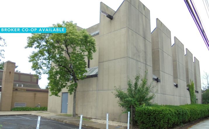 image of property at 44 CIRCULAR AVE Hamden CT 06514-4048