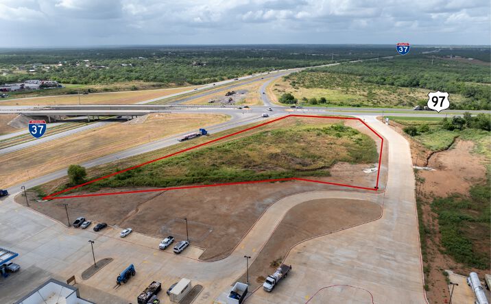 Pictures of Land property located at 109963 I-37, Pleasanton, TX 78064 for sales - image #1
