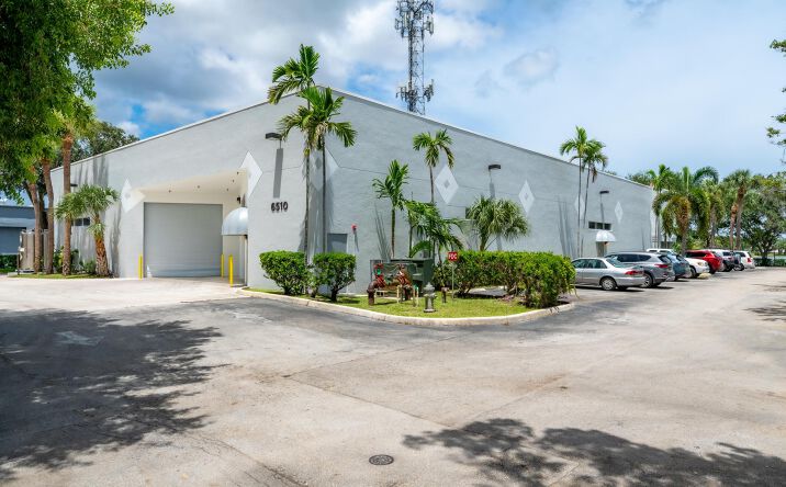 Pictures of Industrial property located at 6510 W Rogers Cir, Boca Raton, FL 33487 for sales - image #1