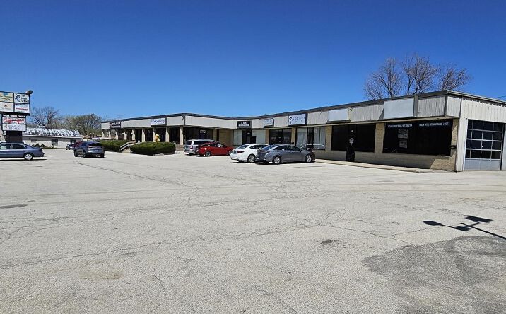 Pictures of Retail property located at 401 S Illinois 83, Grayslake, IL 60030 for sales - image #1