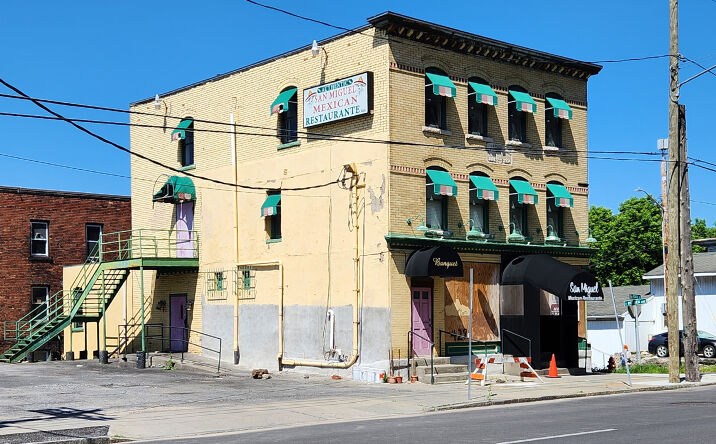 Pictures of Retail property located at 429 N State St, Syracuse, NY 13203 for sales - image #1