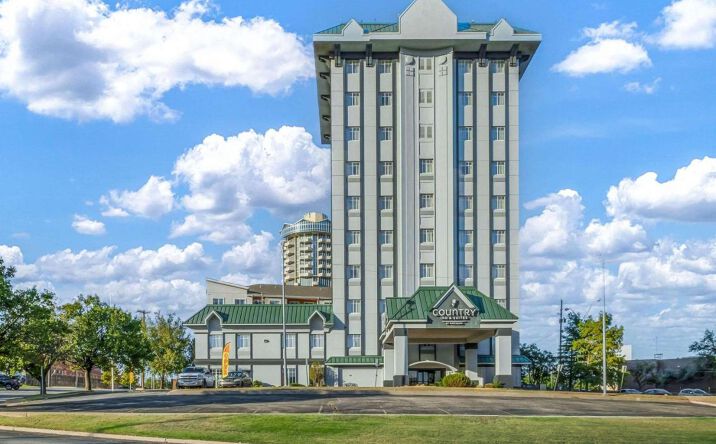 Pictures of Hospitality property located at 3141 Northwest Expy, Oklahoma City, OK 73112 for sales - image #1