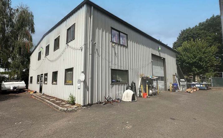 Pictures of Office, Industrial property located at 17437 SE Kendall Ct, Portland, OR 97236 for sales - image #1