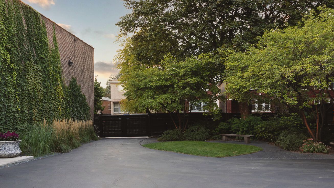 3845 S Winchester Ave, Chicago, IL 60609