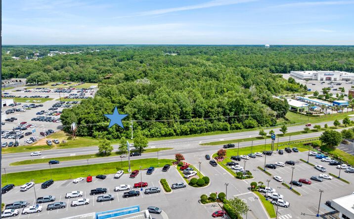 Pictures of Land property located at 7400 Airport Blvd, Mobile, AL 36608 for sales - image #1