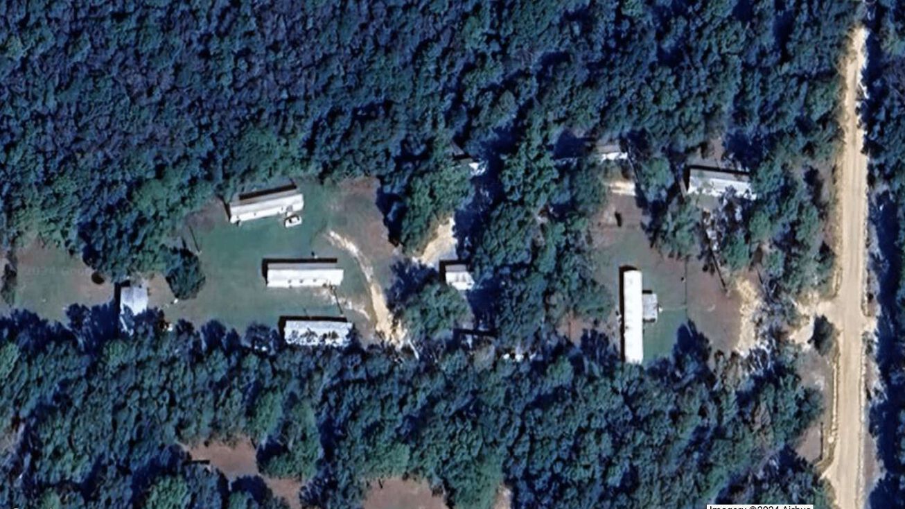 Pictures of Mobile Home Park property located at 2614 Springhill Rd, Bonifay, FL 32425 for sales - image #1