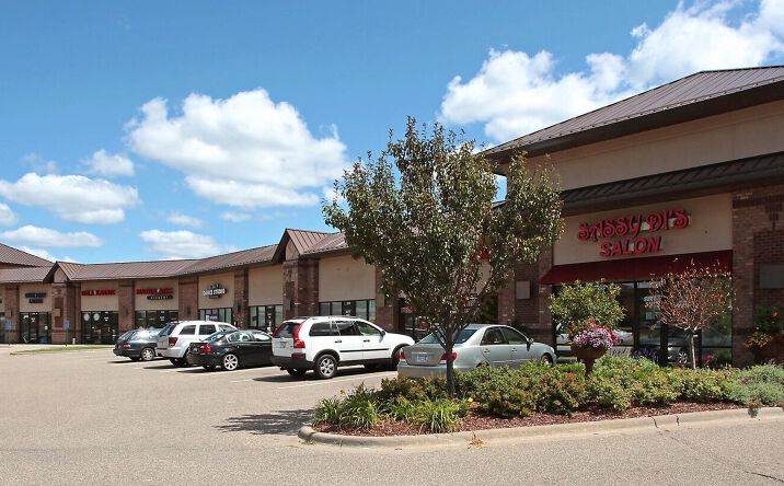 Pictures of Retail property located at 2110 Eagle Creek Ln, Woodbury, MN 55129 for sales - image #1