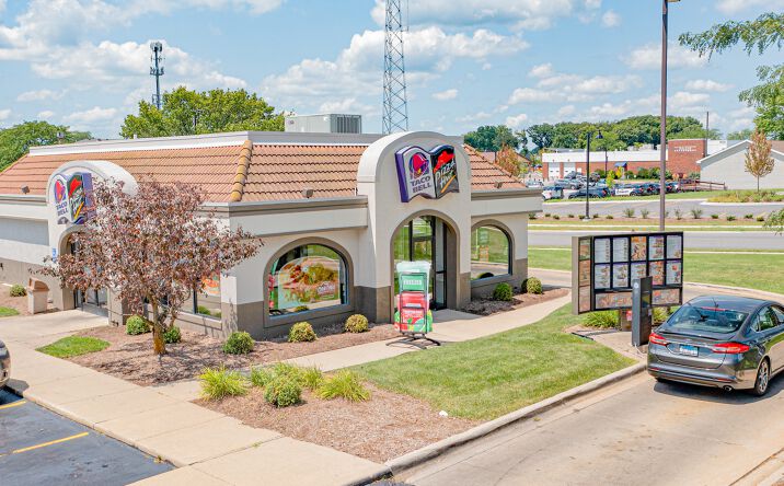 Pictures of Retail property located at 582 Main St NW, Bourbonnais, IL 60914 for sales - image #1