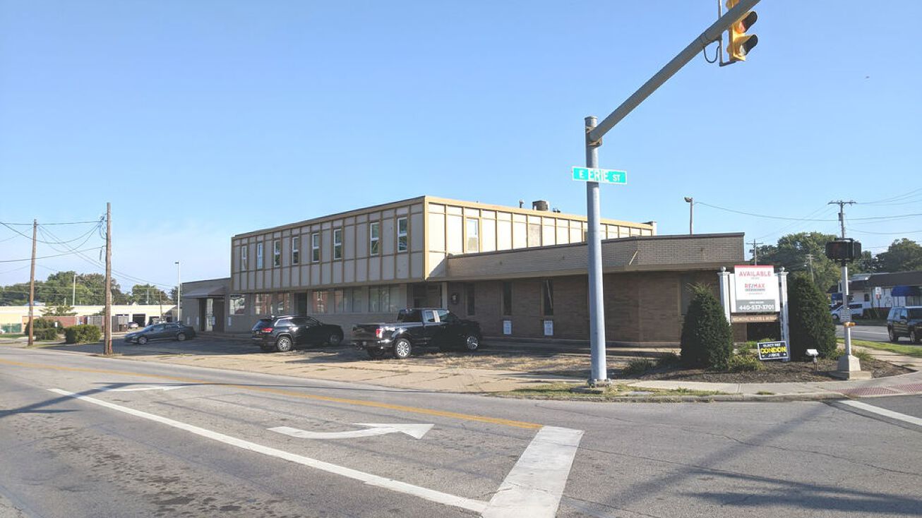 168 N Saint Clair Street, Painesville, OH 44077 Office Property for