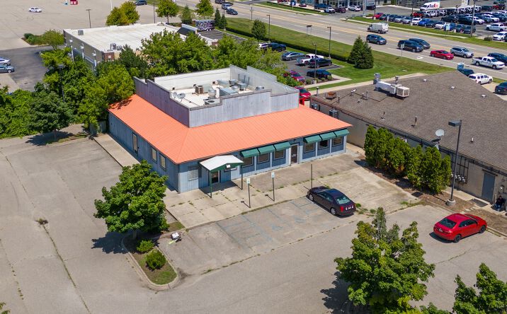 Pictures of Retail property located at 3024 Krafft Rd, Fort Gratiot Township, MI 48059 for sales - image #1