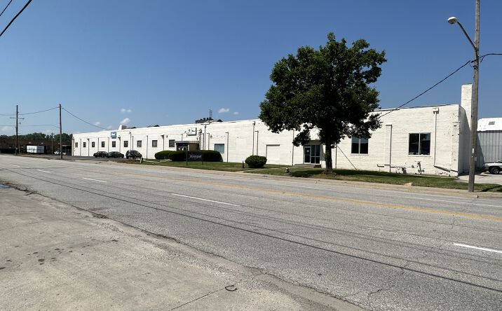 Pictures of Industrial property located at 2920 Fairfax Trafficway, Kansas City, KS 66115 for sales - image #1