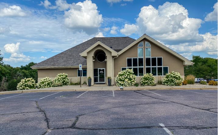 Pictures of Office property located at 4904 S Minnesota Ave, Sioux Falls, SD 57108 for sales - image #1