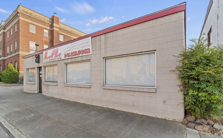 Pictures of Industrial, Mixed Use, Office property located at 125 N Holly St, Medford, OR 97501 for sales - image #1