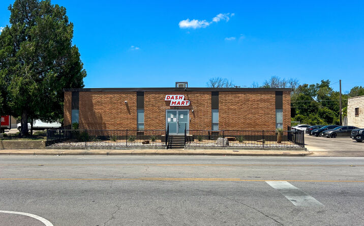 Pictures of Retail property located at 2512 Hemphill St, Fort Worth, TX 76110 for sales - image #1