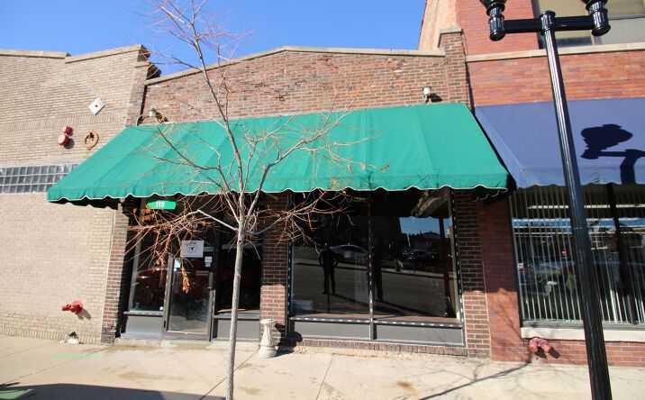 Pictures of Retail property located at 118 N 1st St, Rockford, IL 61107 for sales - image #1