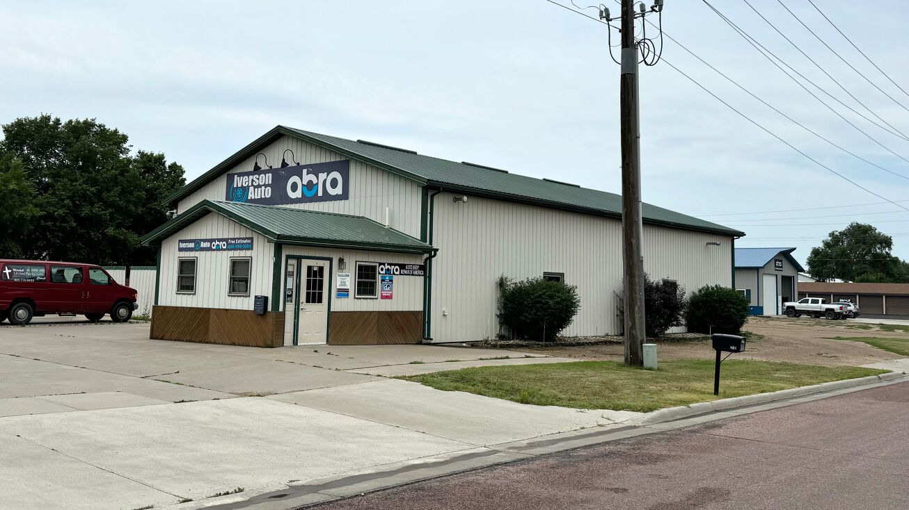 715 S Main St, Mitchell, SD 57301