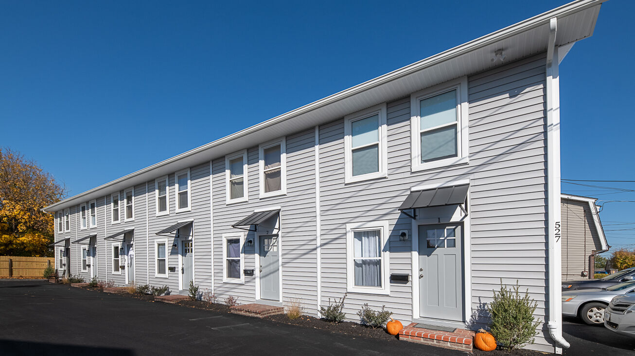 Pictures of Multifamily property located at 525-527 Gray Ave, Winchester, VA 22601 for sales - image #1