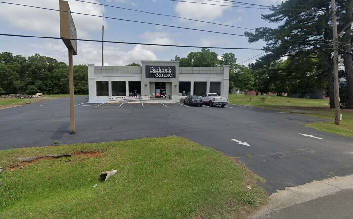 Pictures of Retail property located at 410 S Camellia Blvd, Fort Valley, GA 31030 for sales - image #1