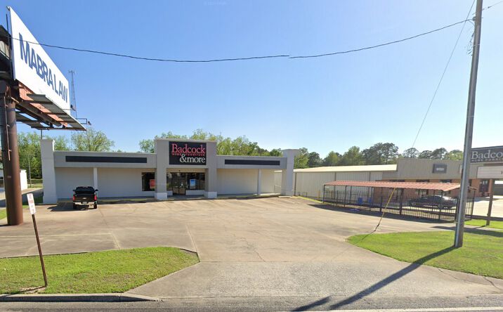 Pictures of Retail property located at 622 E Franklin St, Sylvester, GA 31791 for sales - image #1