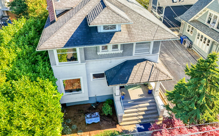 Pictures of Land, Multifamily property located at 11 W McGraw St, Seattle, WA 98119 for sales - image #1