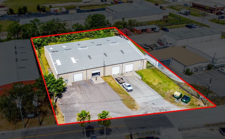 Pictures of Industrial property located at 7818 Depot Ln, Tampa, FL 33637 for sales - image #1