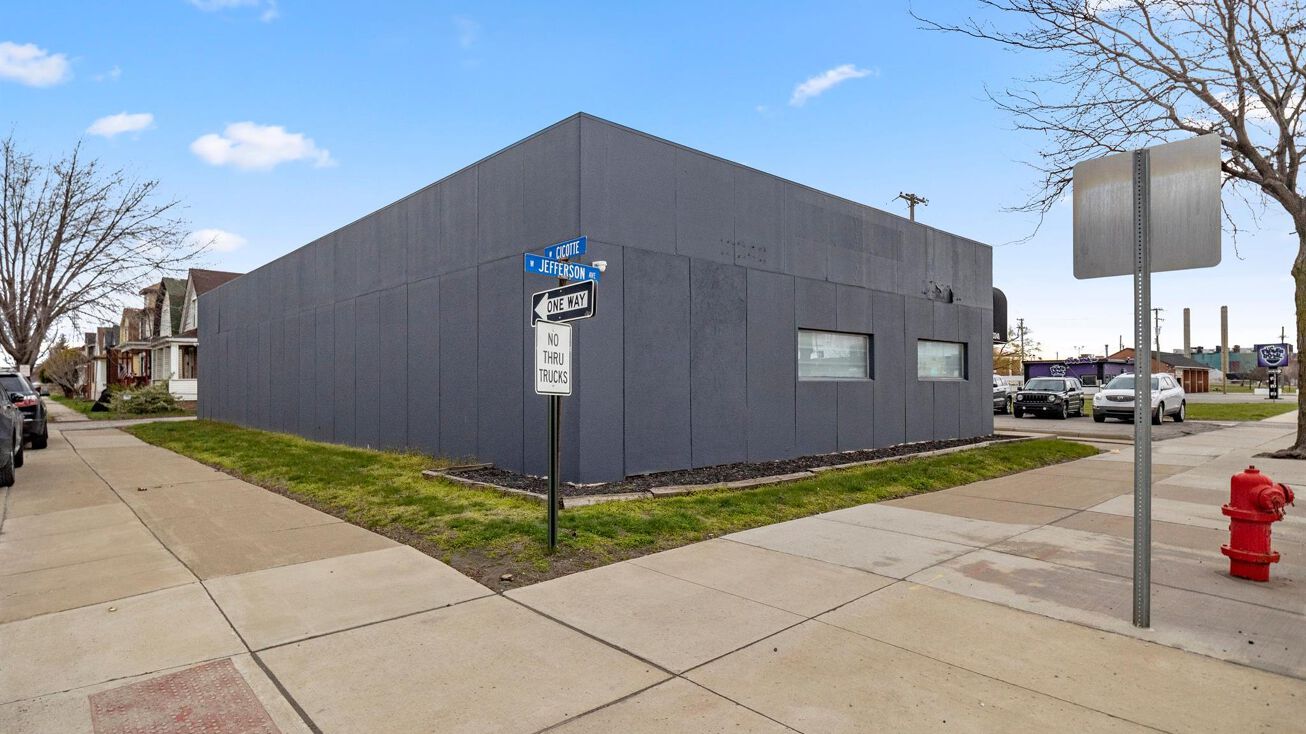 10248 W Jefferson Ave, River Rouge, MI 48218