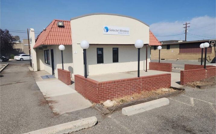 Pictures of Mixed Use, Retail property located at 128 N Ferris St, Powell, WY 82435 for sales - image #1