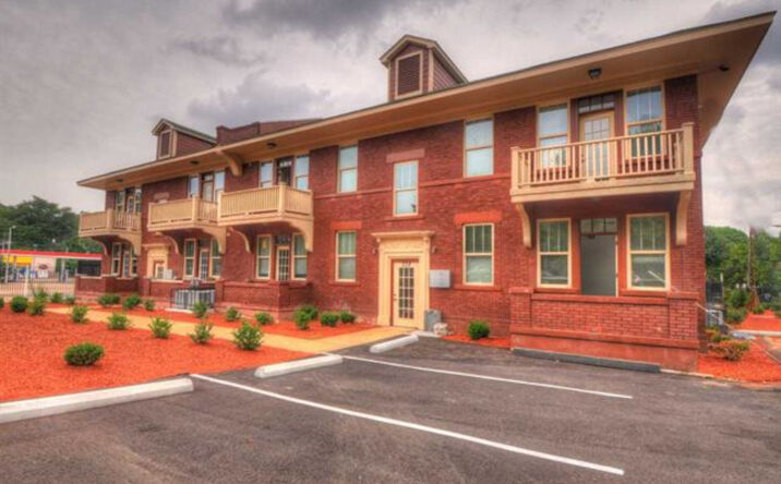 Pictures of Multifamily property located at 528 E Pkwy N, Memphis, TN 38112 for sales - image #1