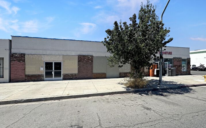 Pictures of Retail property located at 8265 and 8273 San Fernando Rd, Sun Valley, CA 91352 for sales - image #1