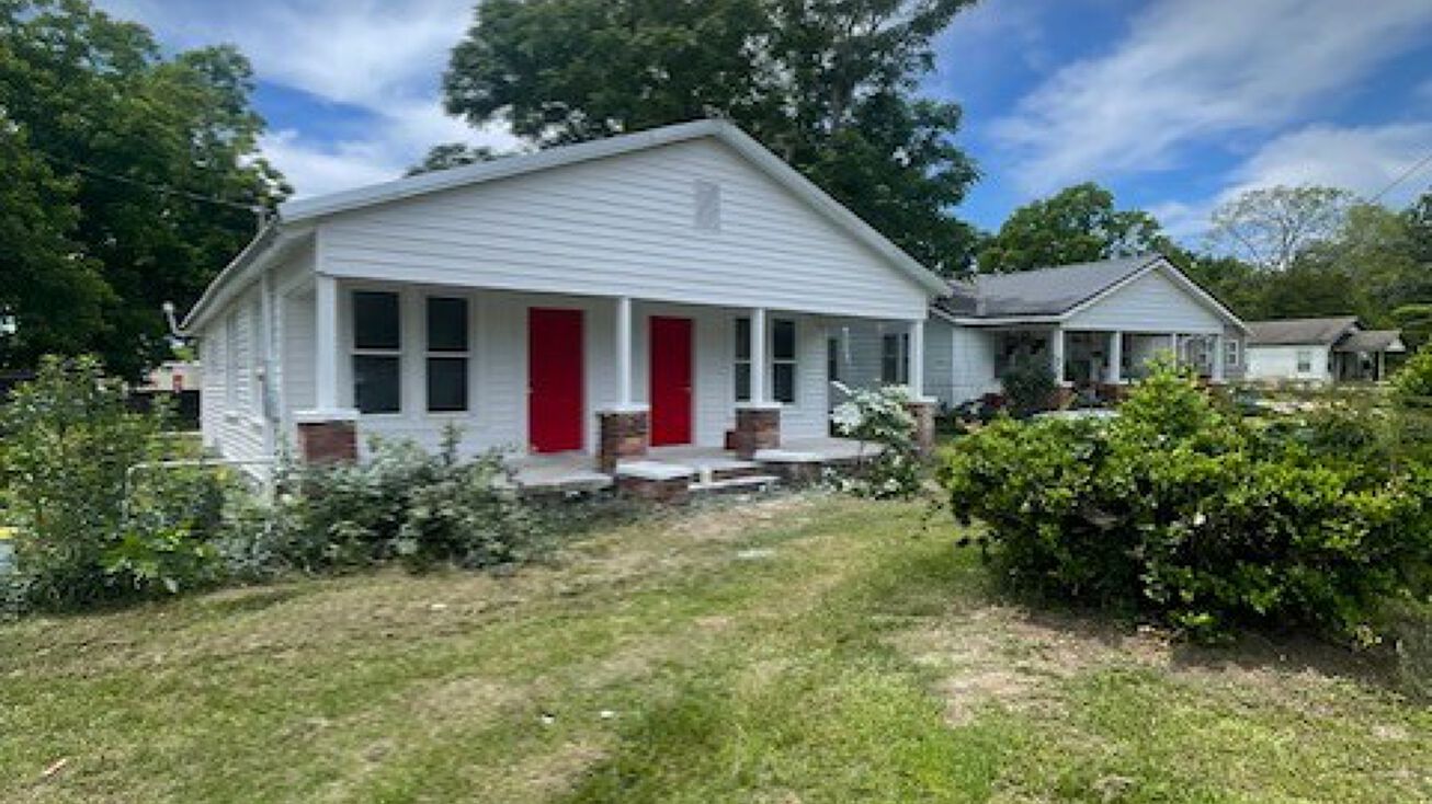 Pictures of Retail property located at 105 W Boundary St, Eufaula, AL 36027 for sales - image #1